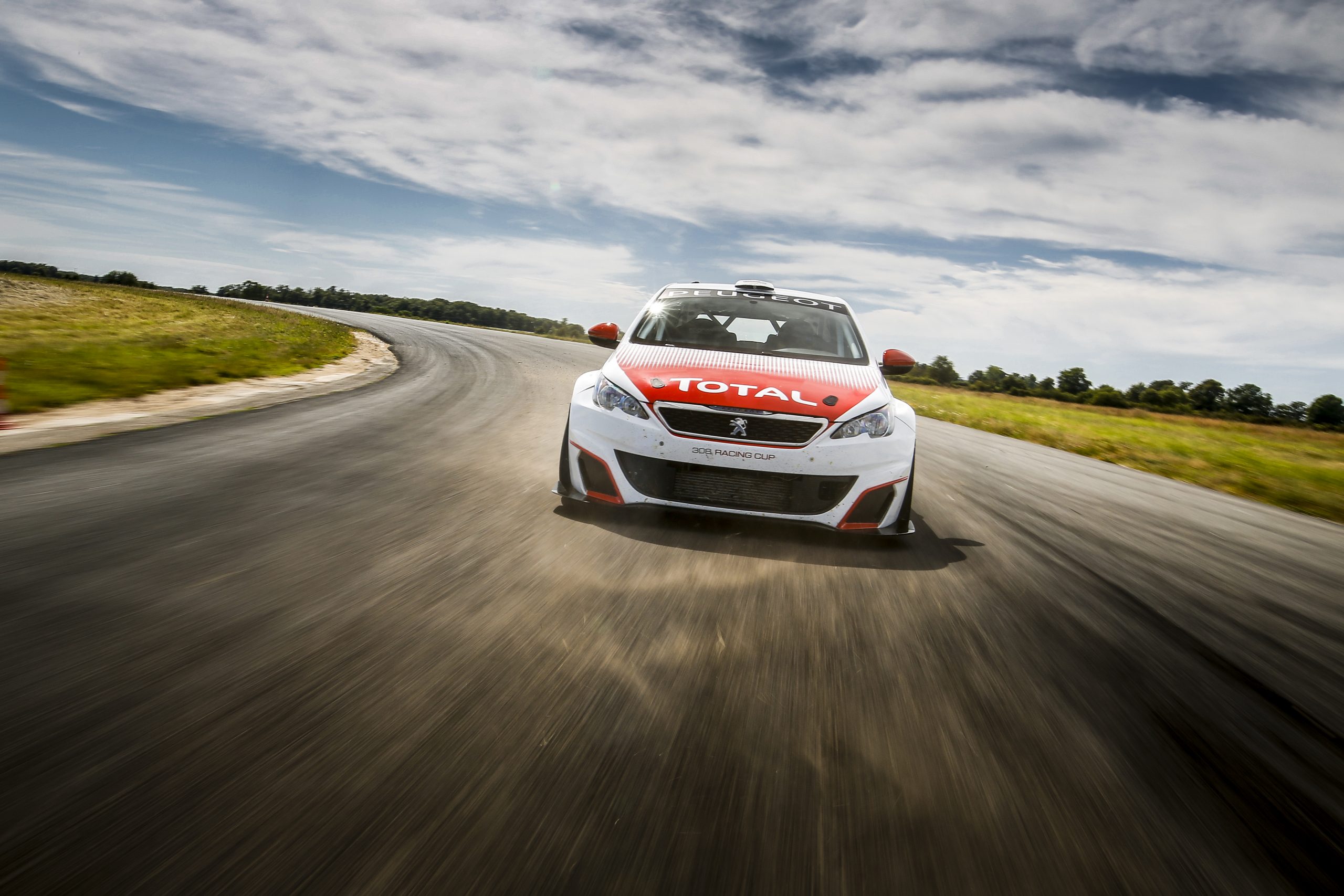 Read more about the article Peugeot 308 Racing Cup