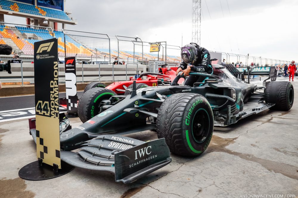 HAMILTON Lewis (gbr), Mercedes AMG F1 GP W11 Hybrid EQ Power+, portrait in the parc ferme winning the race and his 7th world champion title during the Formula 1 DHL Turkish Grand Prix 2020, from November 13 to 15, 2020 on the  Intercity Istanbul Park, in Tuzla, near Istanbul, Turkey - Photo Antonin Vincent / DPPI